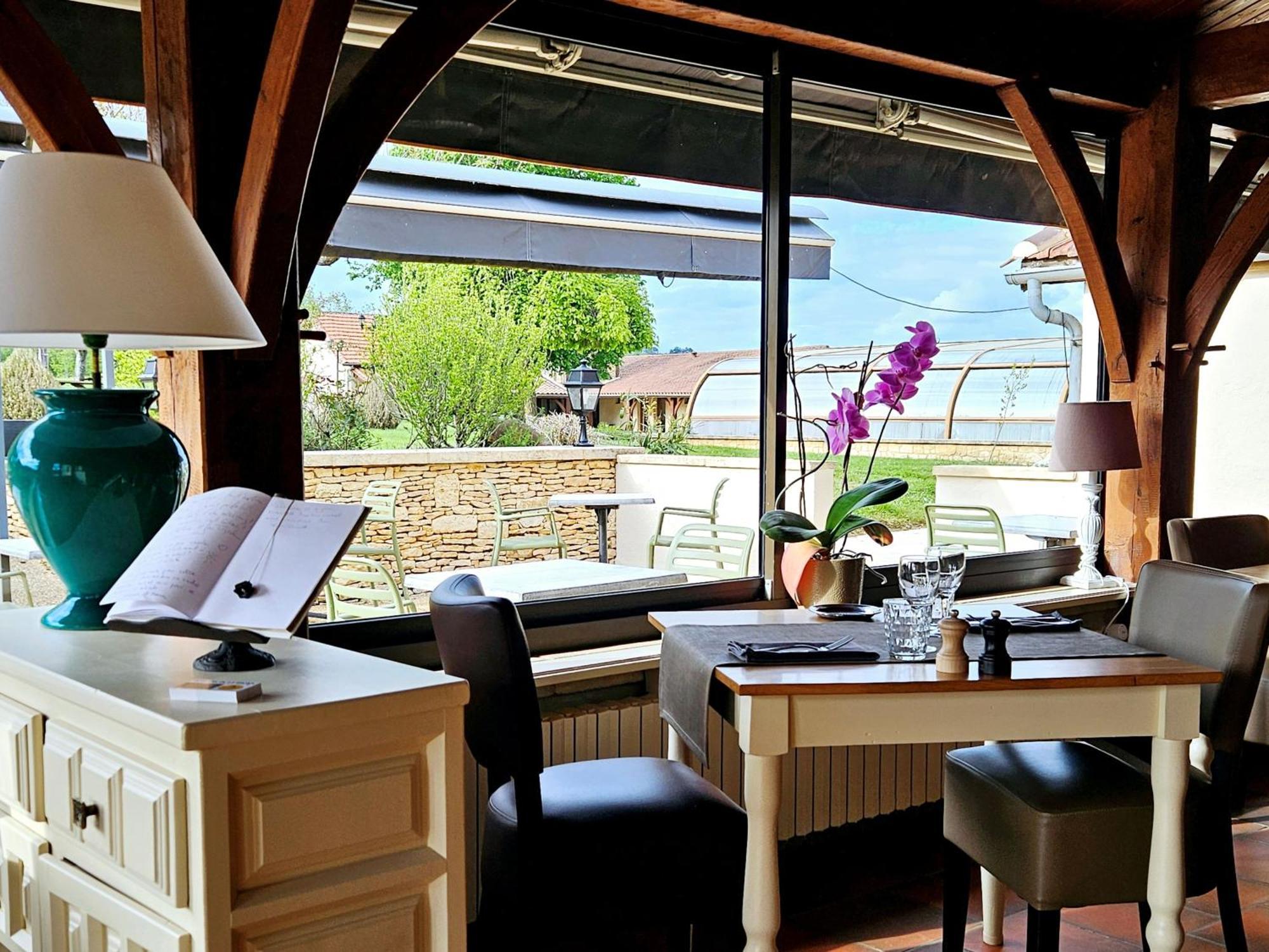 Domaine De La Rhonie Hotel Meyrals Екстериор снимка